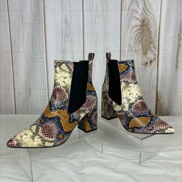 Snakeskin Colorful Pointed Toe Slip-On Sculptured Chunky Heel Ankle Booties - Picture 2 of 10